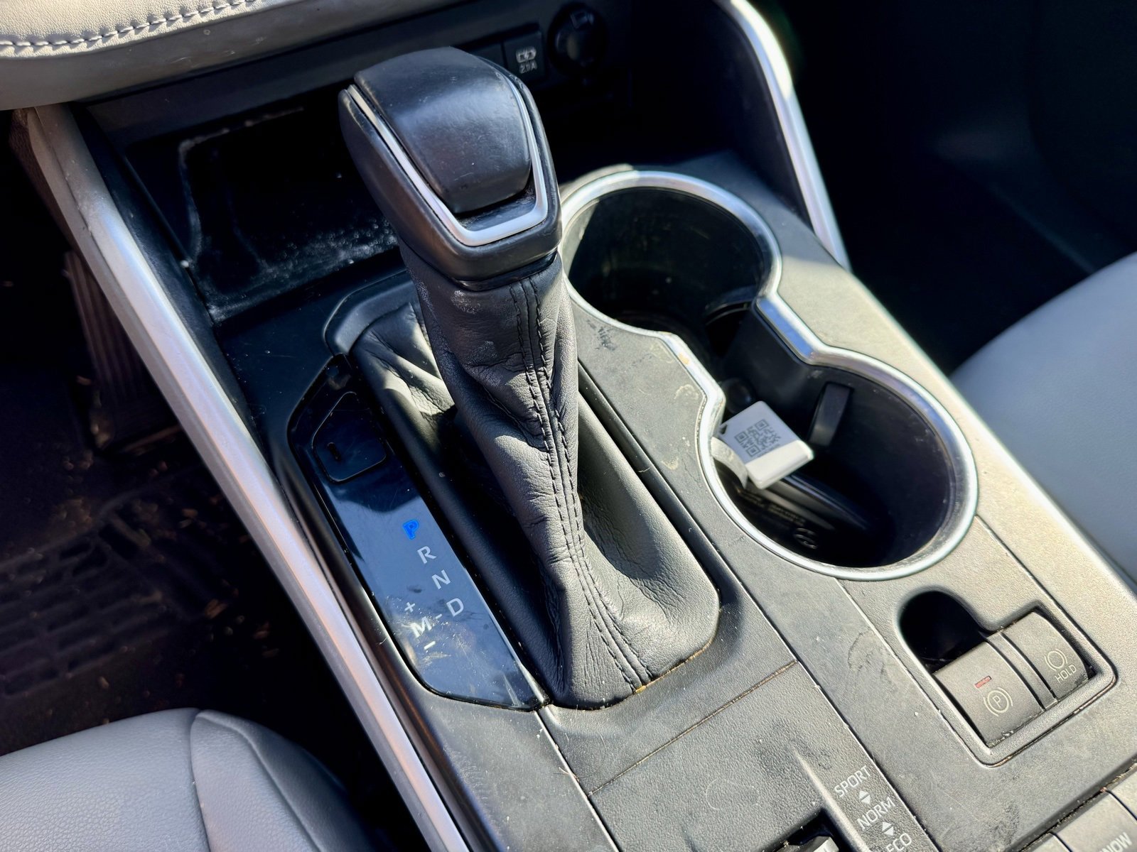 Used 2020 Toyota Highlander XLE image 24