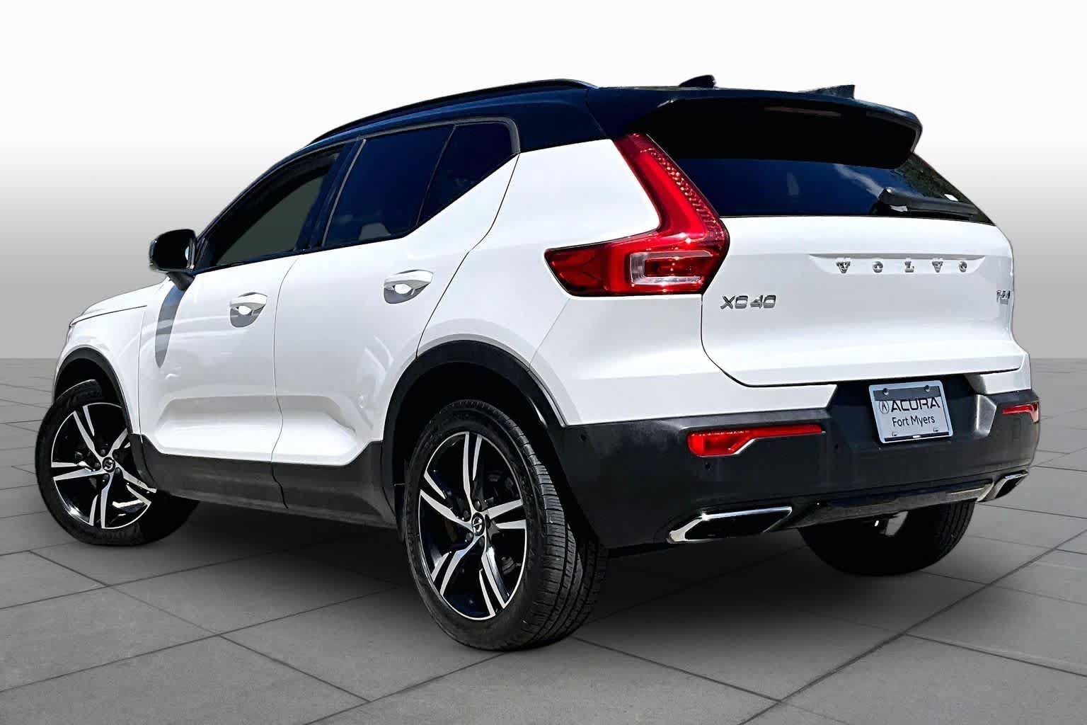 Used 2019 Volvo XC40 AWD T5 image 12