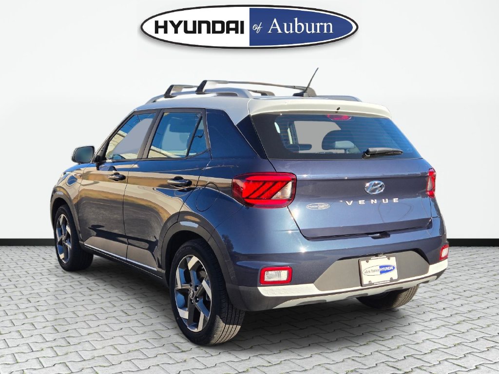Certified 2024 Hyundai Venue Limited FWD image 9