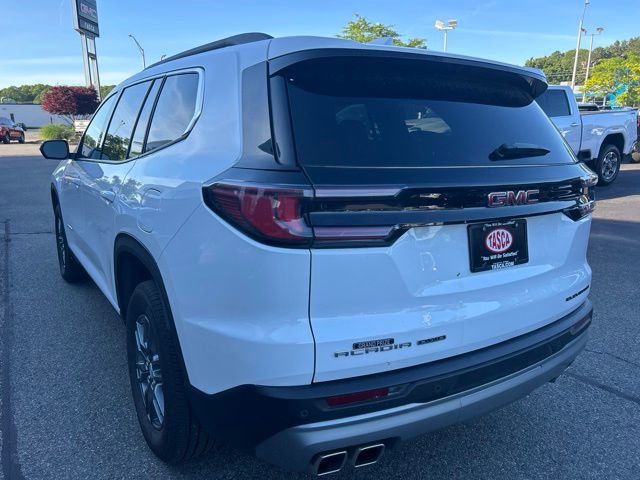 Used 2025 GMC Acadia Elevation AWD/4WD image 5