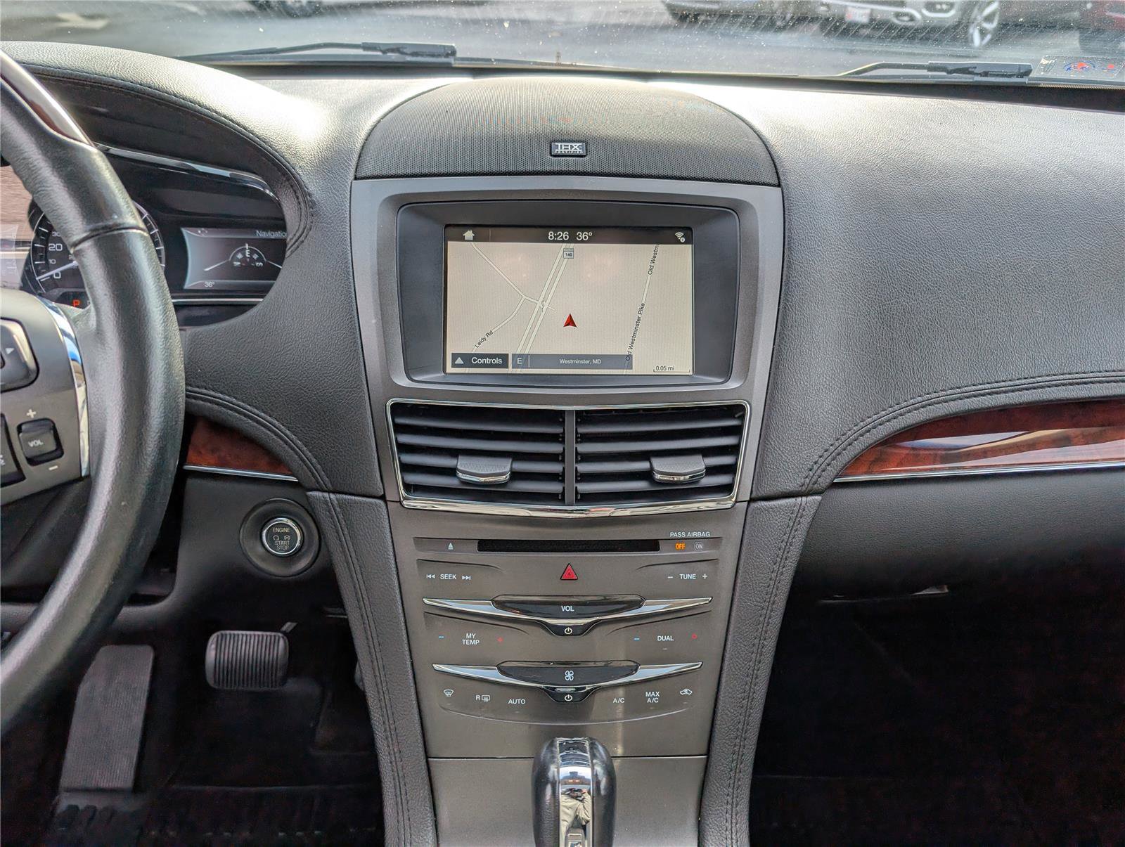 Used 2019 Lincoln MKT AWD image 17