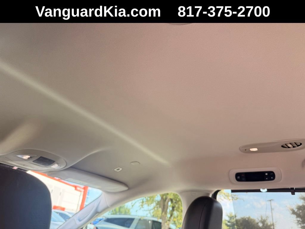Used 2019 Chrysler Pacifica Touring-L FWD image 26