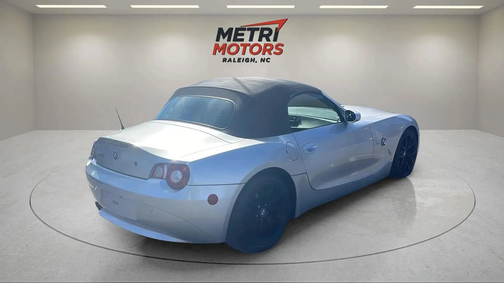 Used 2005 BMW Z4 2.5i image 6