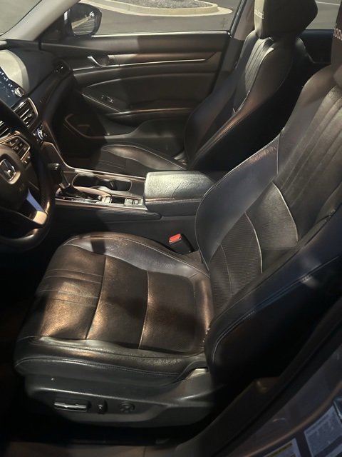 Used 2018 Honda Accord Touring image 8