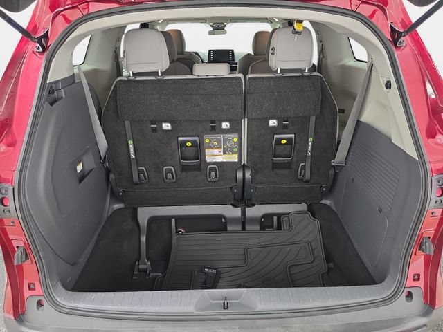 Certified 2023 Toyota Sienna LE FWD image 31