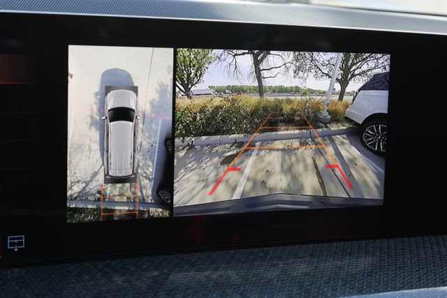 Used 2025 Cadillac Escalade V w/ LPO, ONYX Package image 19