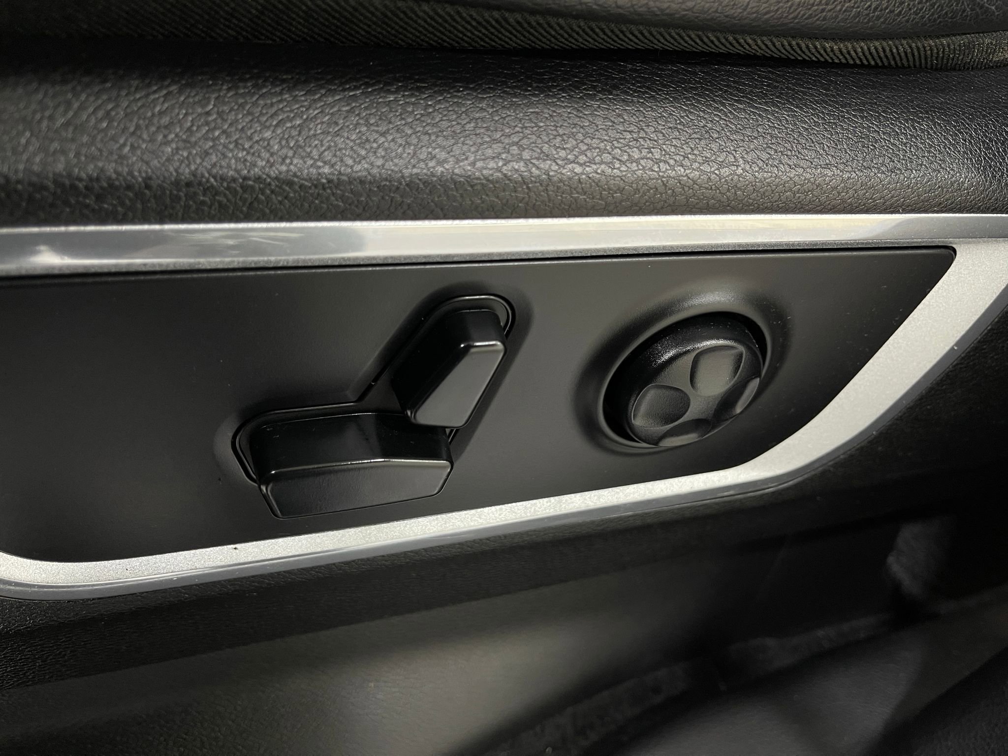 Used 2020 RAM 1500 Laramie AWD/4WD image 16