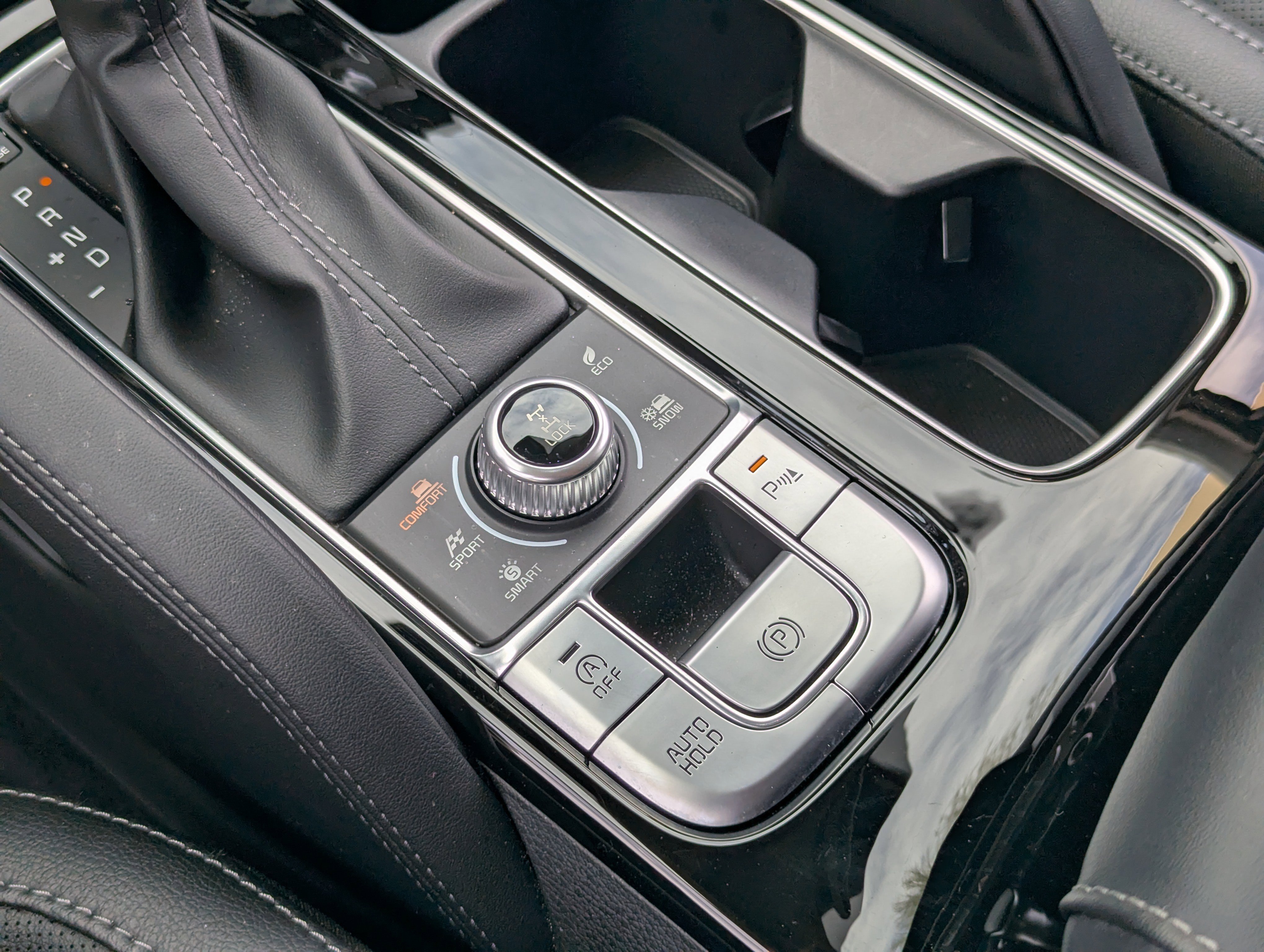 Used 2024 Kia Telluride EX w/ EX Captain's Chair Package image 28