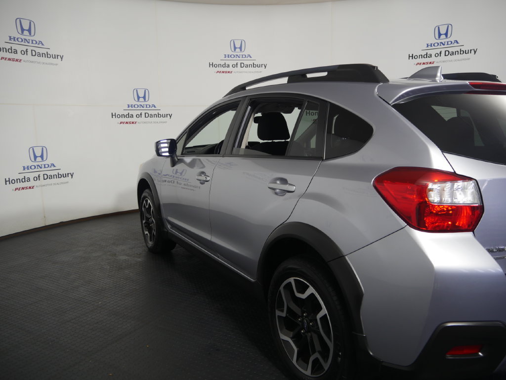 Used 2017 Subaru Crosstrek 2.0i Premium AWD/4WD image 7