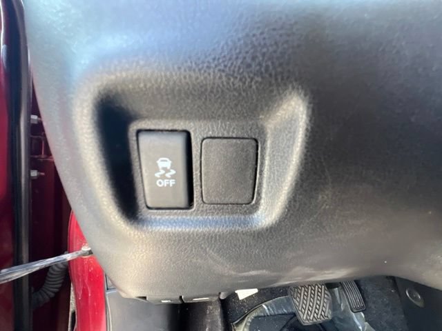 Used 2016 Nissan Versa SV FWD image 10
