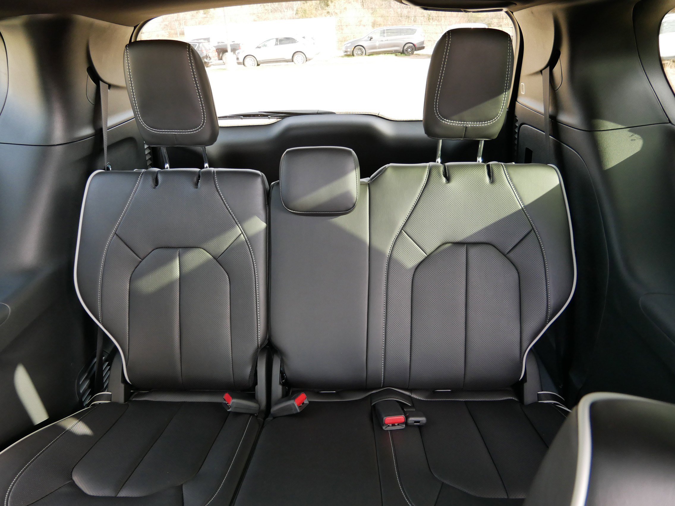 New 2026 Chrysler Pacifica Limited w/ S Appearance Package image 8