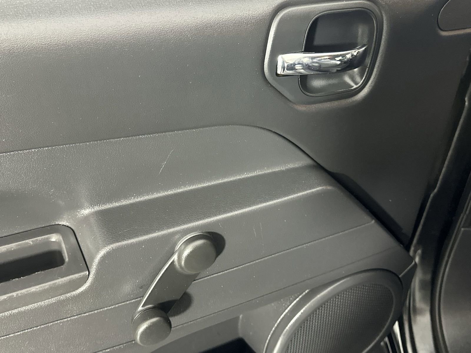 Used 2017 Jeep Patriot Sport image 17