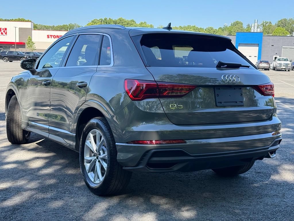 Used 2023 Audi Q3 2.0T Premium w/ Convenience Package AWD/4WD image 3