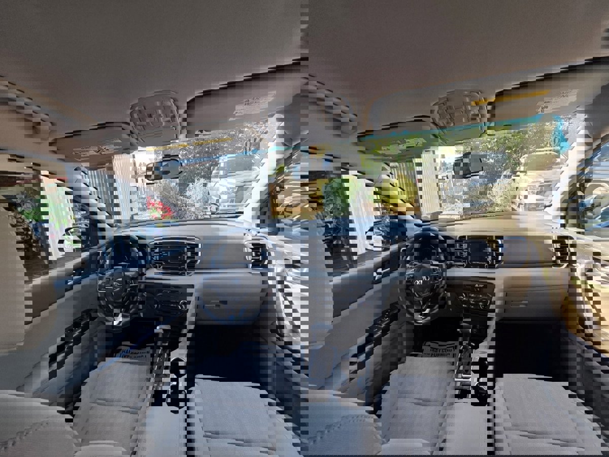 Used 2017 Kia Sportage LX image 17