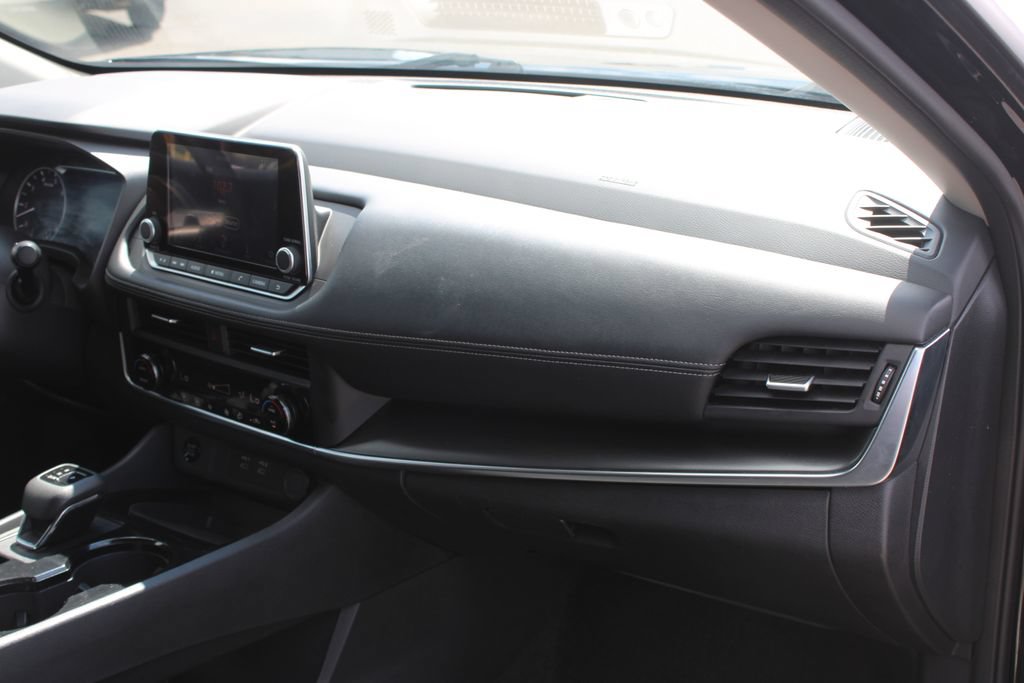 Used 2024 Nissan Rogue SV AWD/4WD image 31