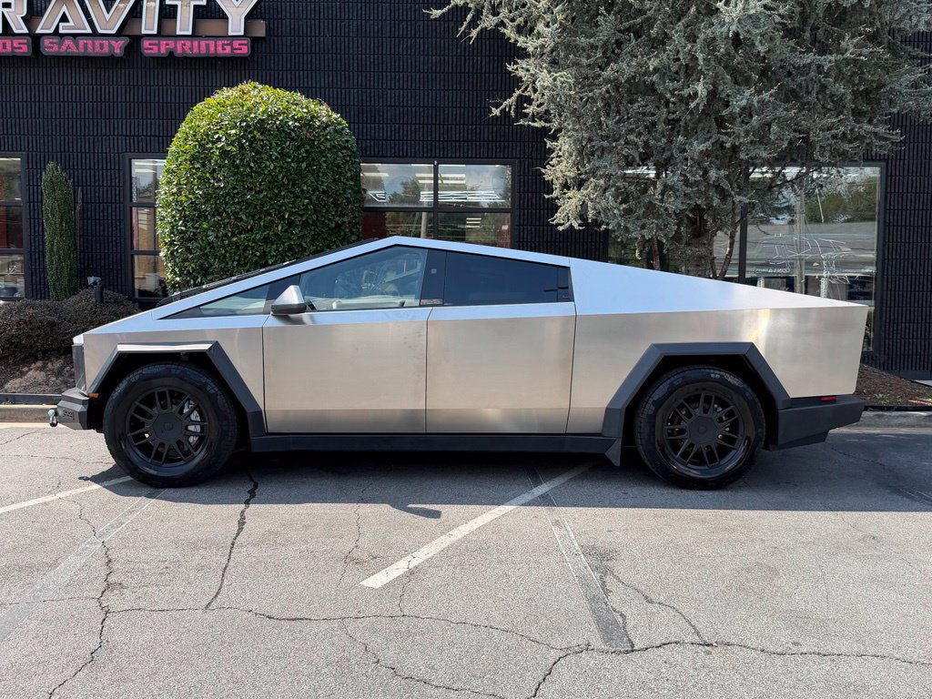 Used 2025 Tesla Cybertruck AWD Crew Cab image 9