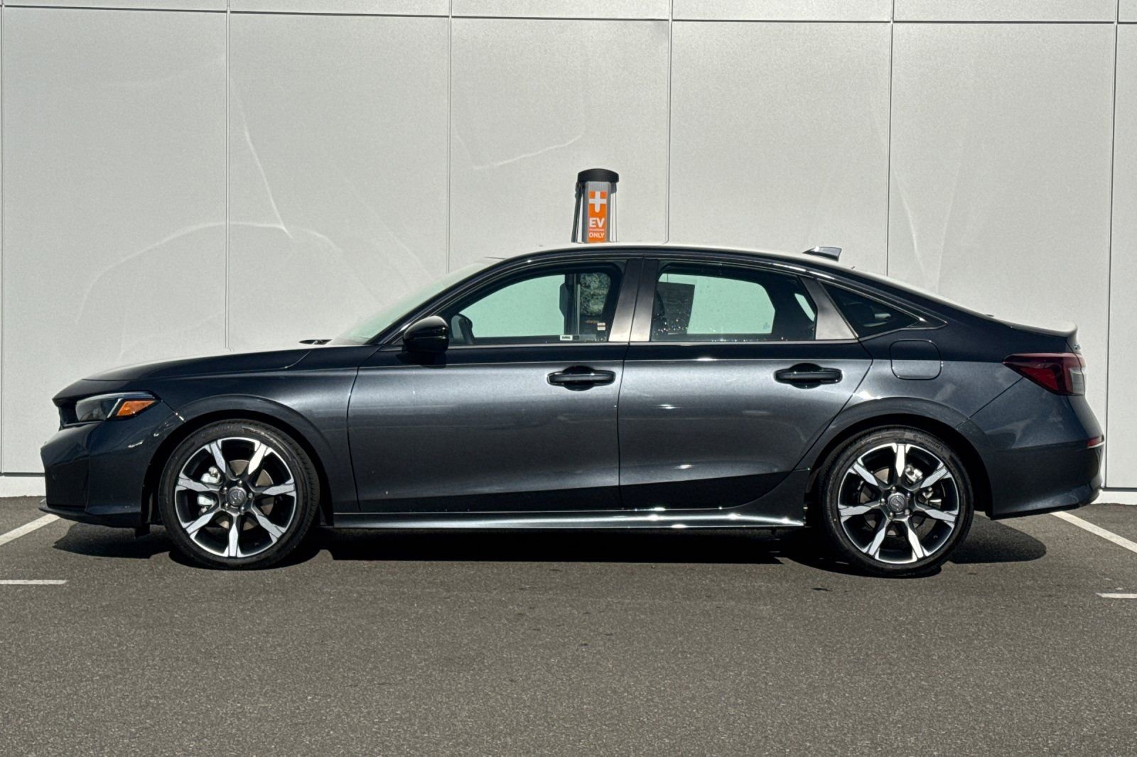 Used 2025 Honda Civic Sport image 2