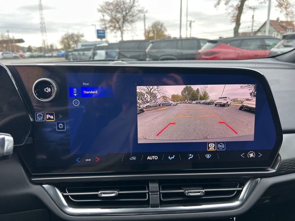 New 2026 Chevrolet Equinox EV LT image 19