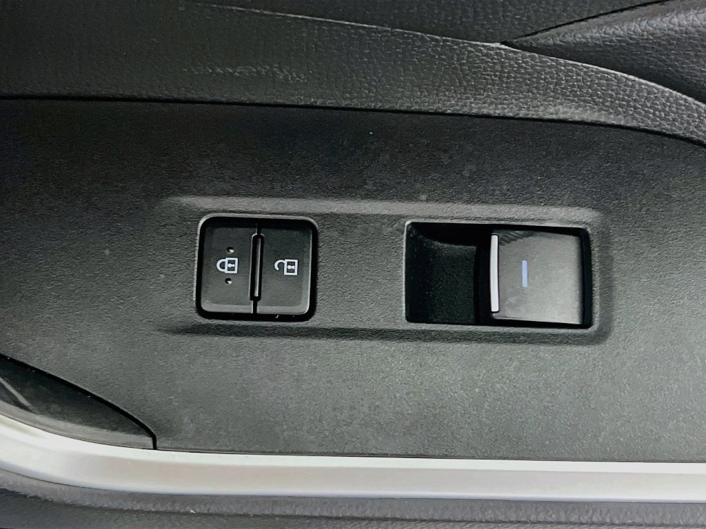 Used 2024 Toyota RAV4 XLE FWD image 28
