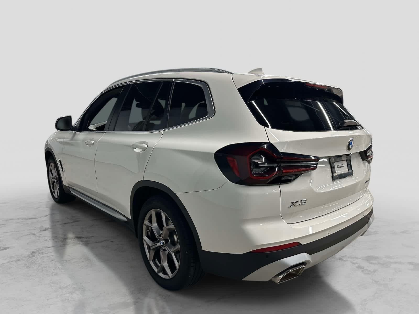 Used 2022 BMW X3 xDrive30i w/ Premium Package 2 AWD/4WD image 3