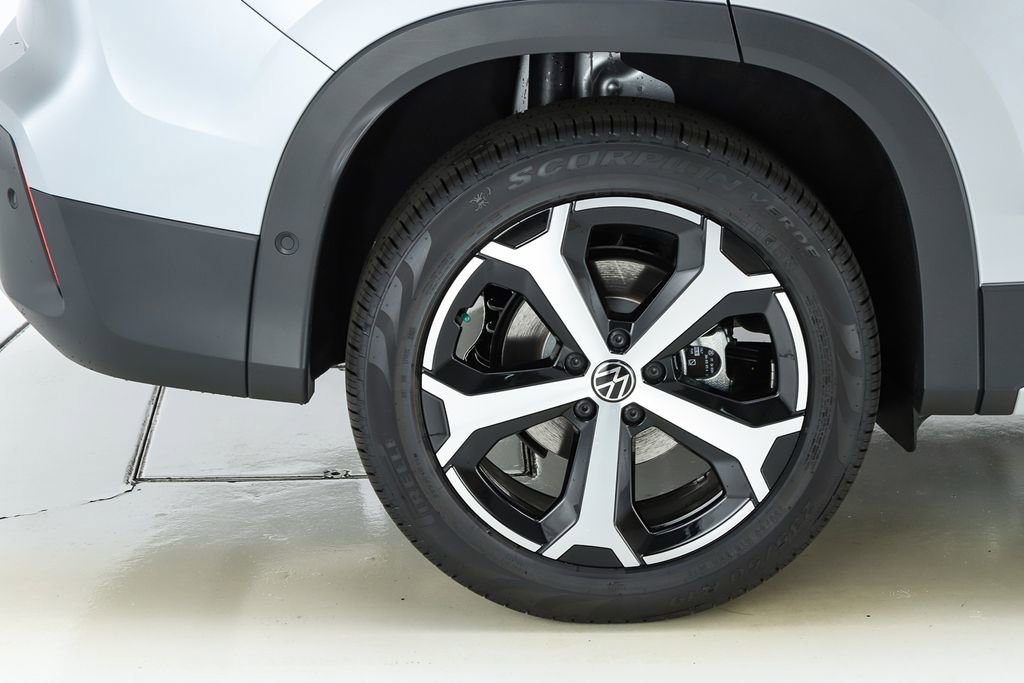 New 2026 Volkswagen Tiguan SE image 13