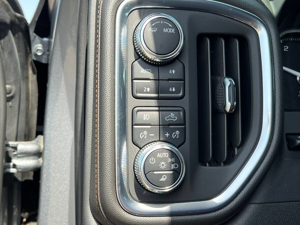 Used 2021 GMC Sierra 1500 AT4 w/ AT4 Premium Package AWD/4WD image 30