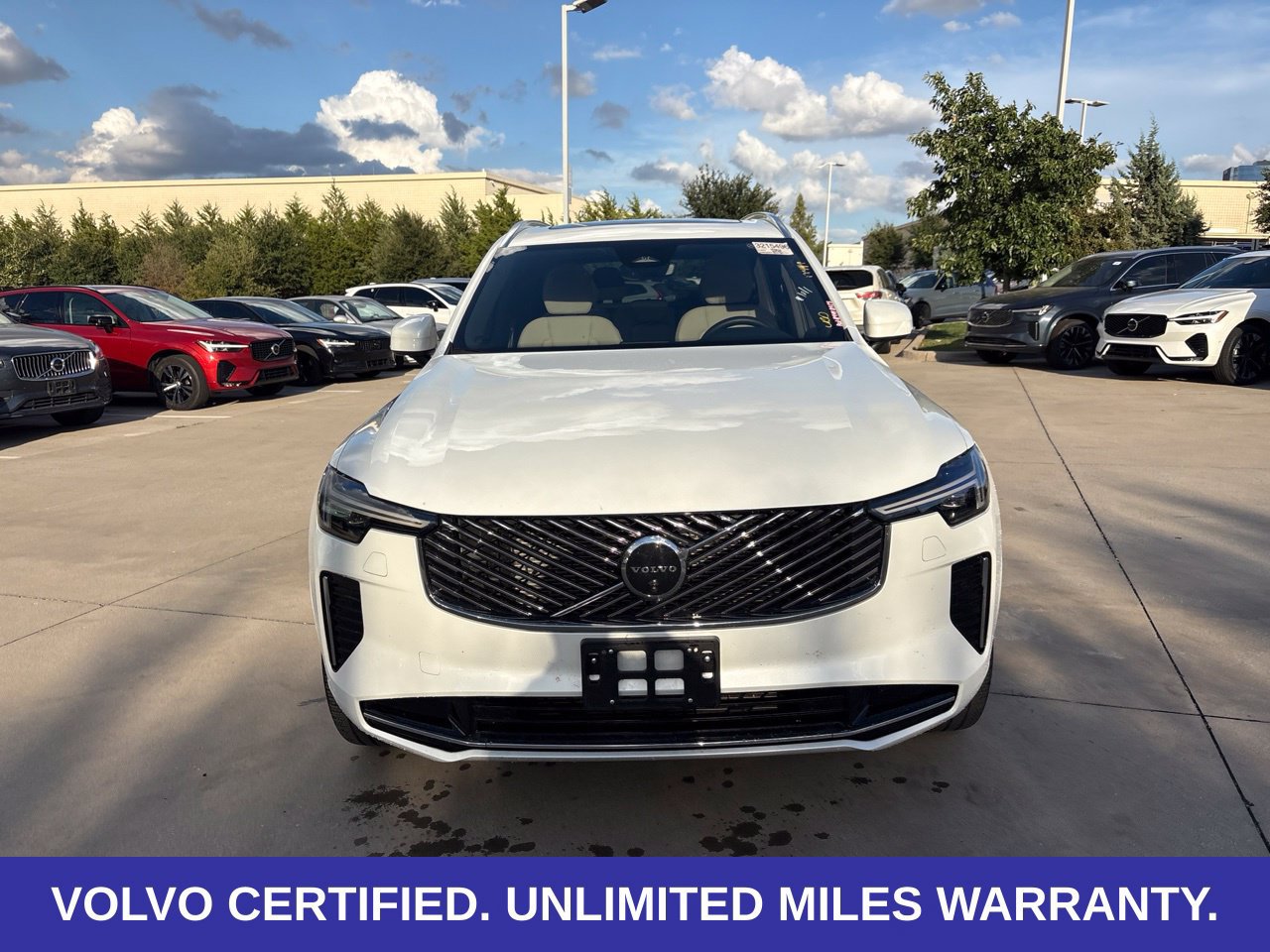 Certified 2026 Volvo XC90 B6 Plus AWD/4WD image 2