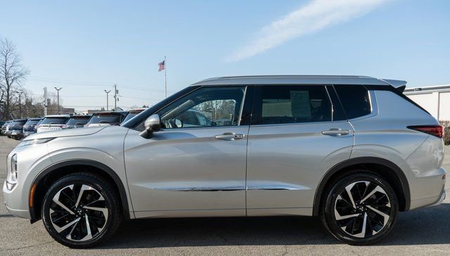 Used 2022 Mitsubishi Outlander SEL image 9