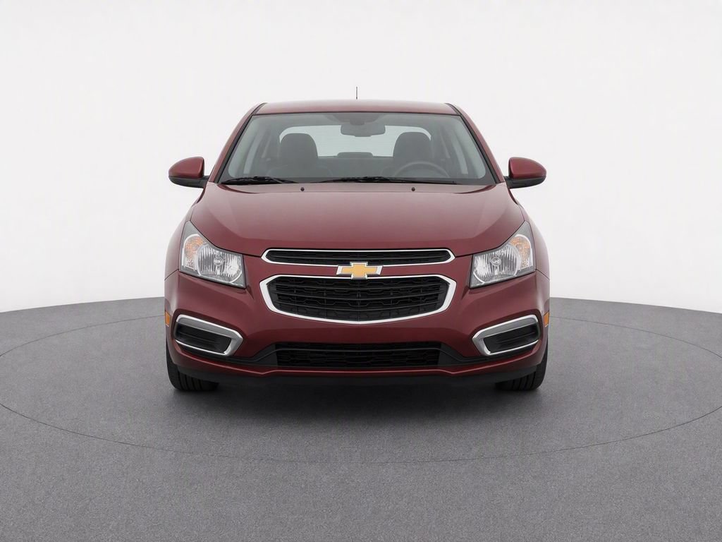 Used 2015 Chevrolet Cruze LT FWD image 2