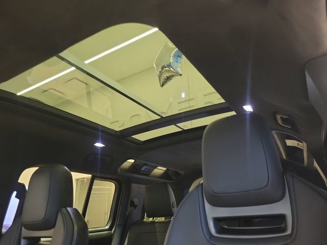 New 2026 Land Rover Defender 110 image 18