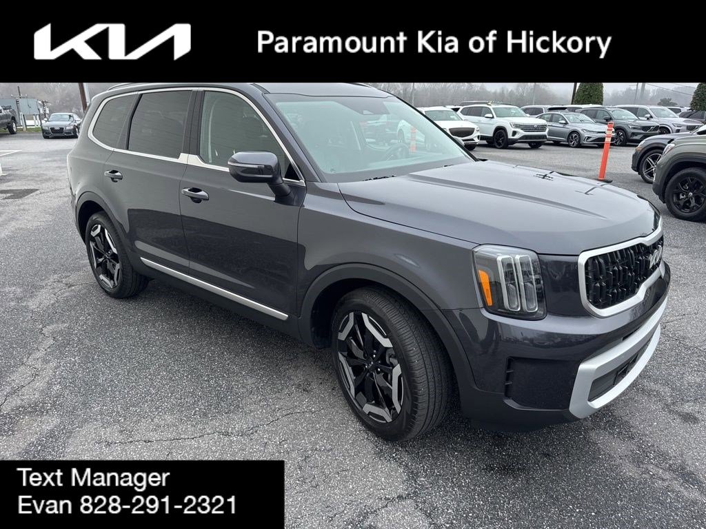 Used 2025 Kia Telluride EX image 3