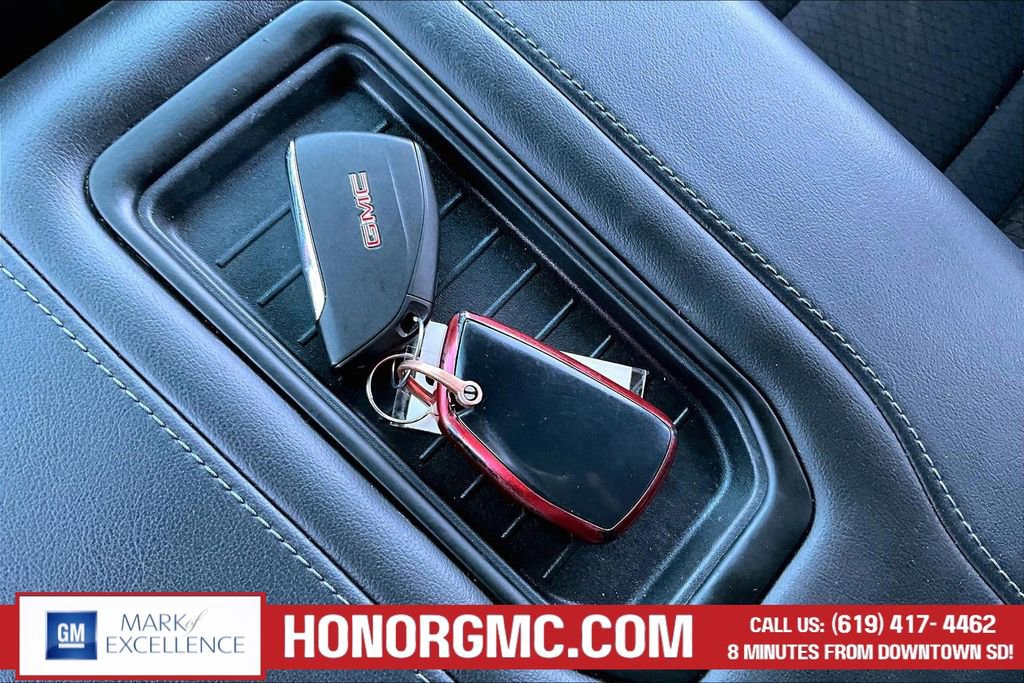 Used 2022 GMC Yukon SLE w/ Gmc Pro Safety Plus Package image 34