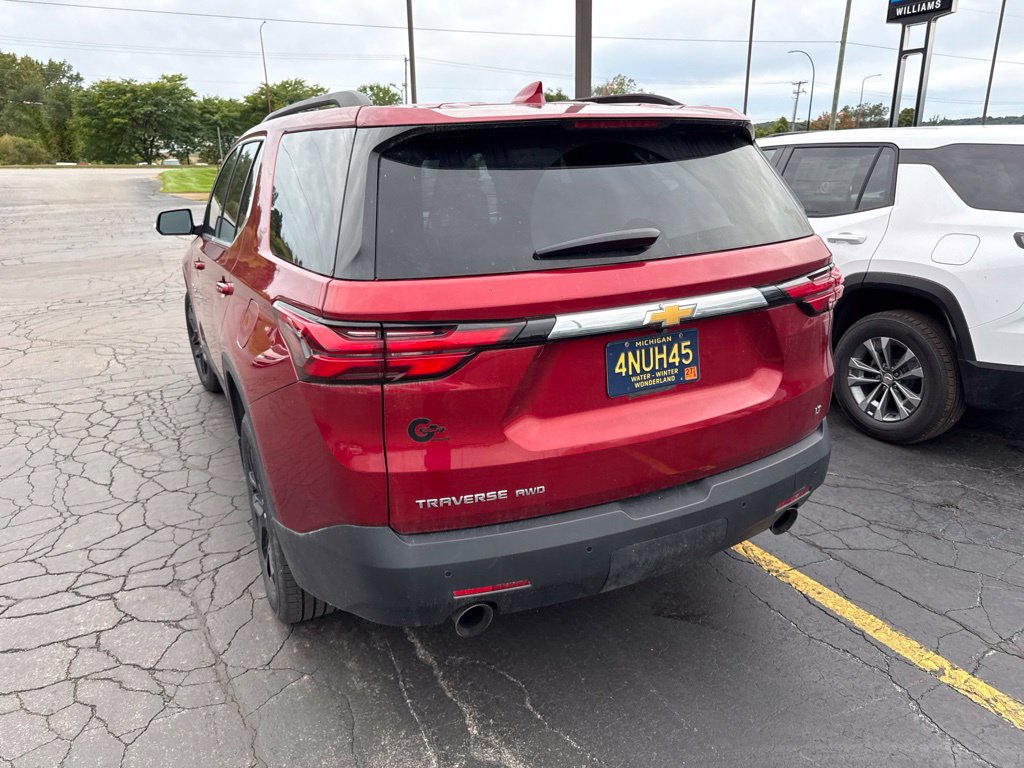 Used 2023 Chevrolet Traverse LT AWD/4WD image 2