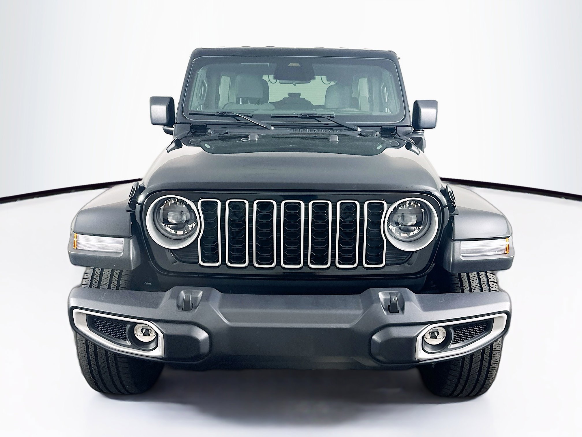 Used 2025 Jeep Wrangler Sahara AWD/4WD image 2