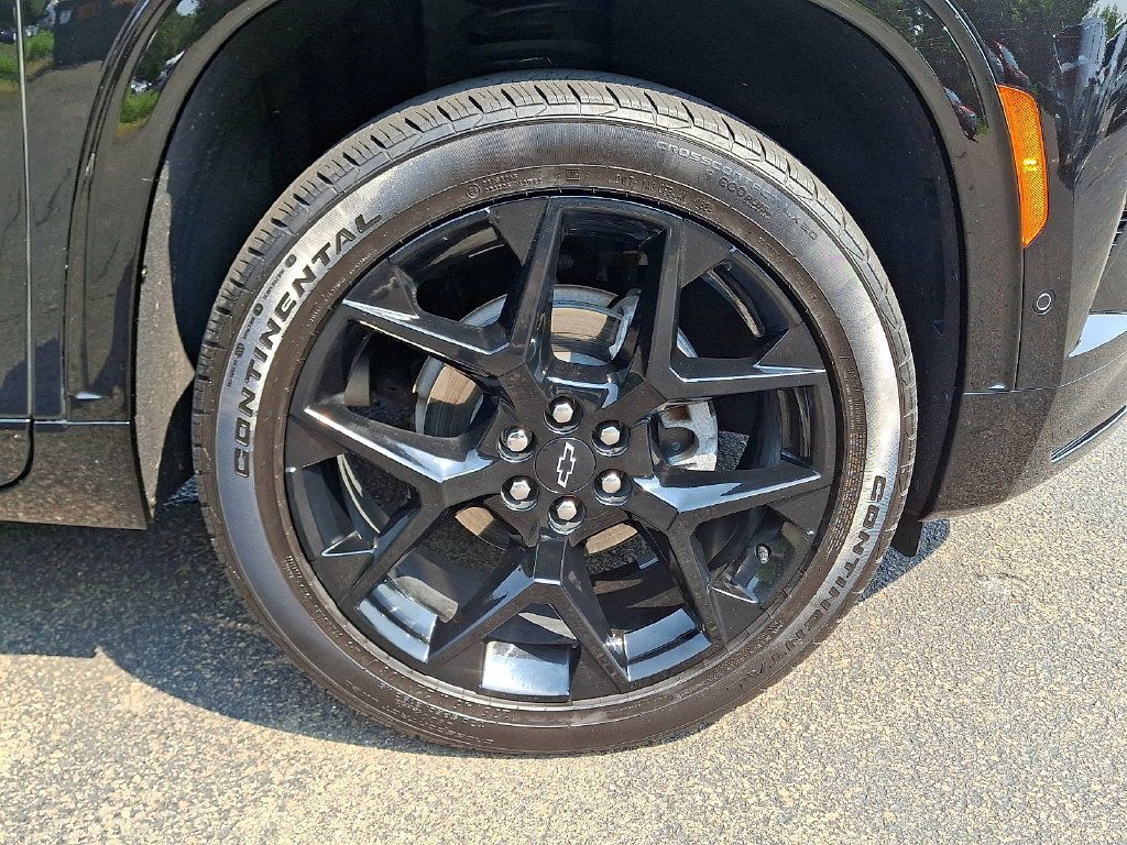 Used 2024 Chevrolet Traverse RS w/ LPO, Floor Liner Package AWD/4WD image 8