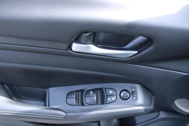 Used 2025 Nissan Altima 2.5 SV FWD image 10