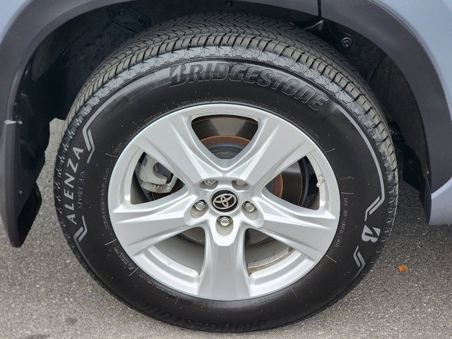 Used 2023 Toyota Highlander LE image 12