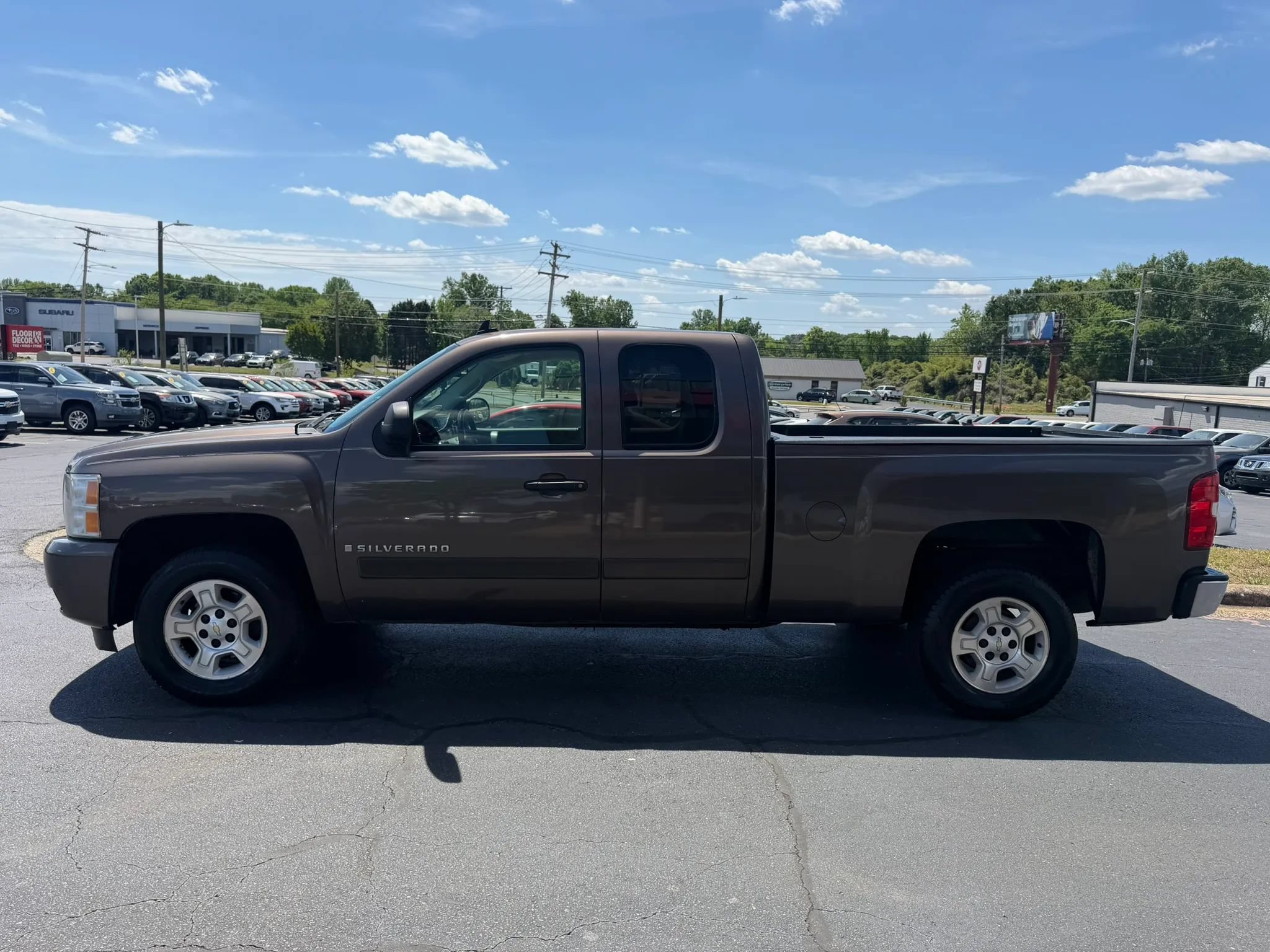 Used 2007 Chevrolet Silverado 1500 LT w/ 1LT Convenience Package RWD image 4