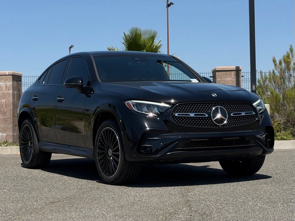 Used 2025 Mercedes-Benz GLC 300 4MATIC image 6