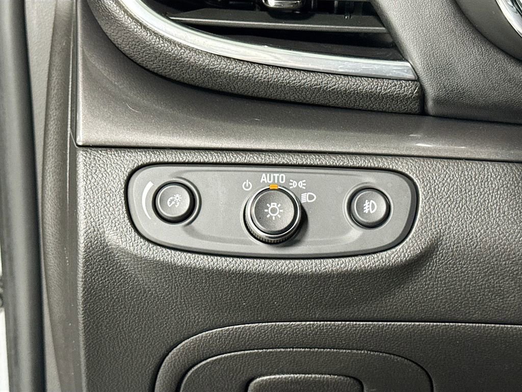 Used 2019 Buick Encore Essence AWD/4WD image 6