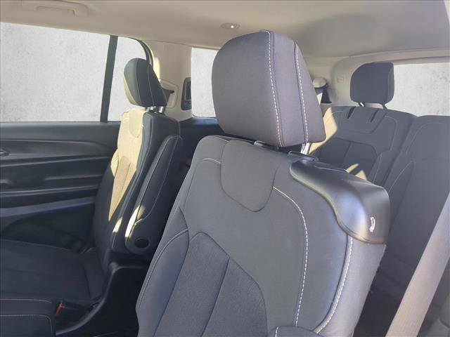 Certified 2023 Jeep Grand Cherokee L Laredo image 17