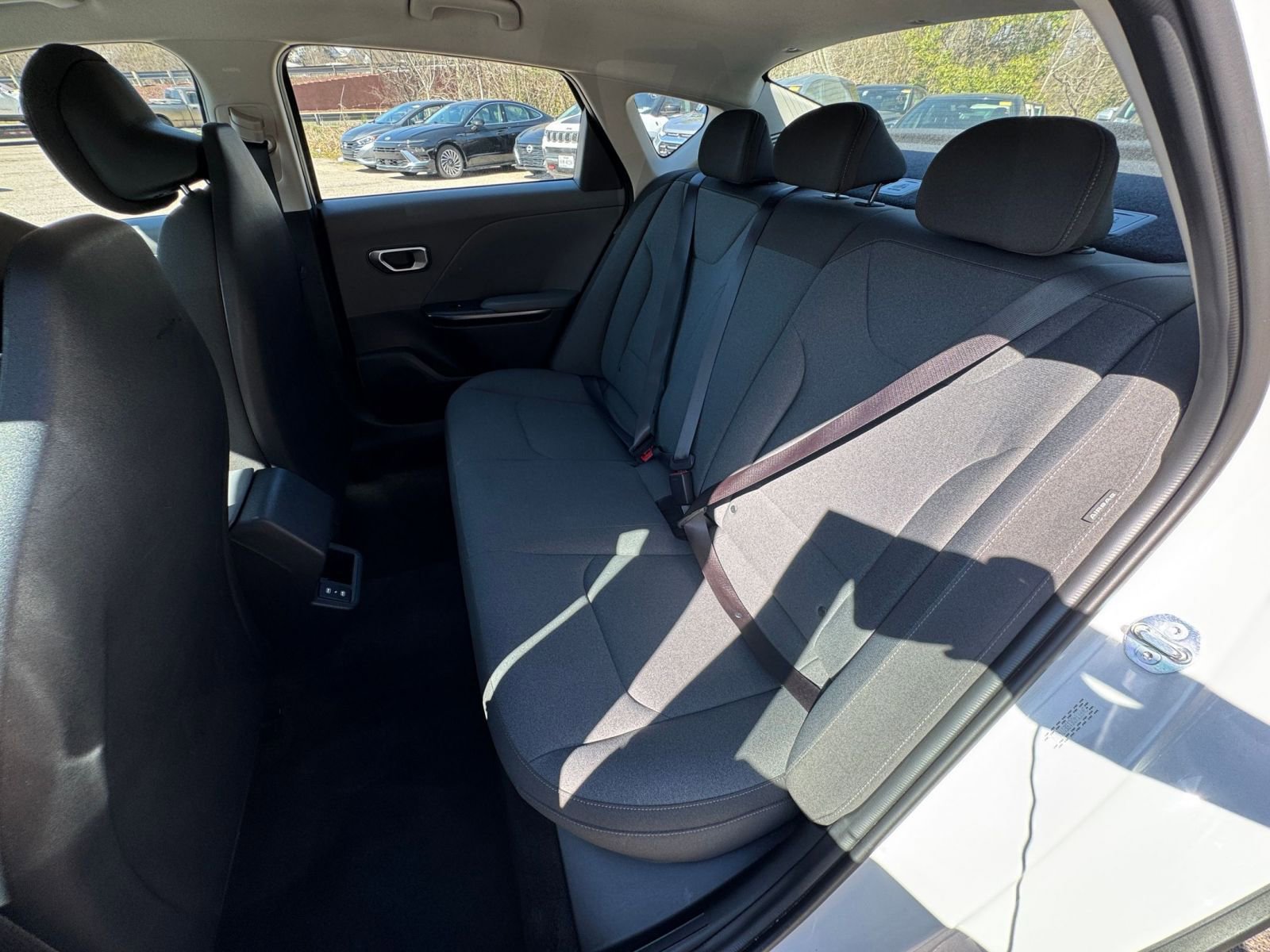 Used 2025 Kia K4 LXS image 33