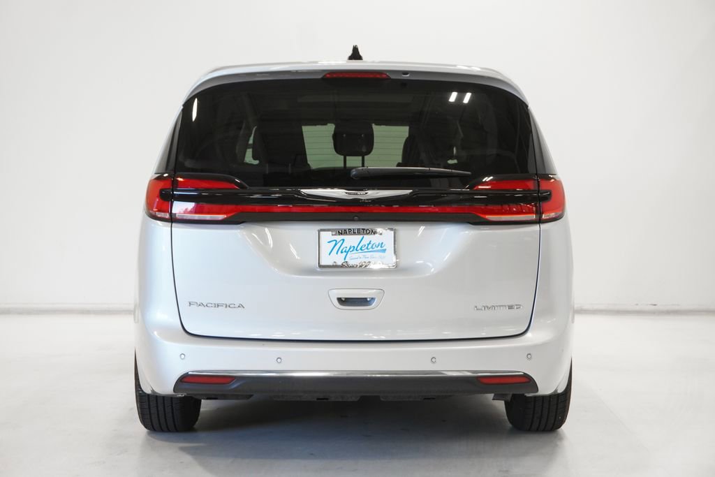 Certified 2024 Chrysler Pacifica Limited image 26