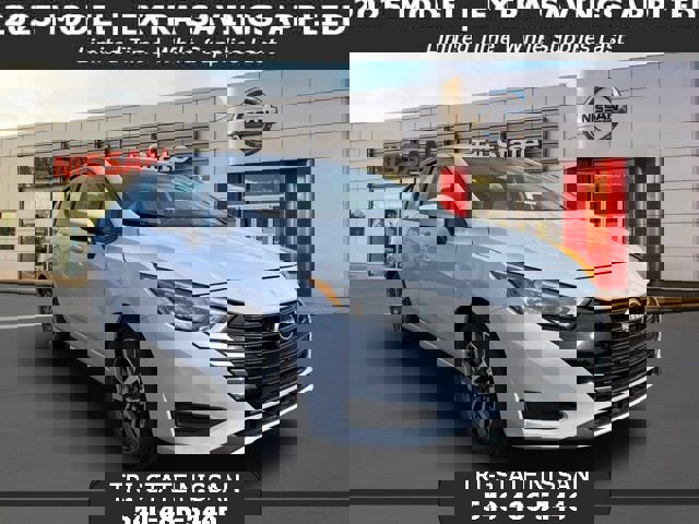 New 2025 Nissan Versa SV w/ Trunk Package image 1