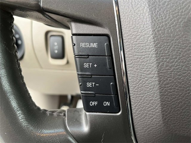Used 2010 Ford Taurus SEL image 27