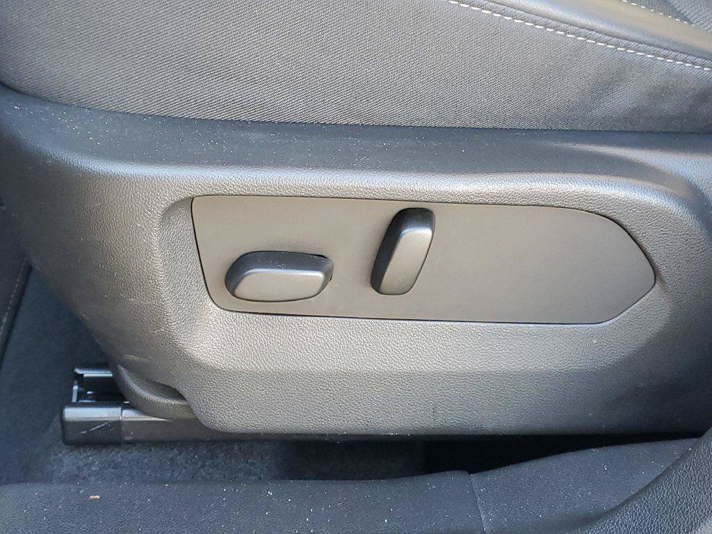 Used 2023 Buick Envision Preferred AWD/4WD image 6
