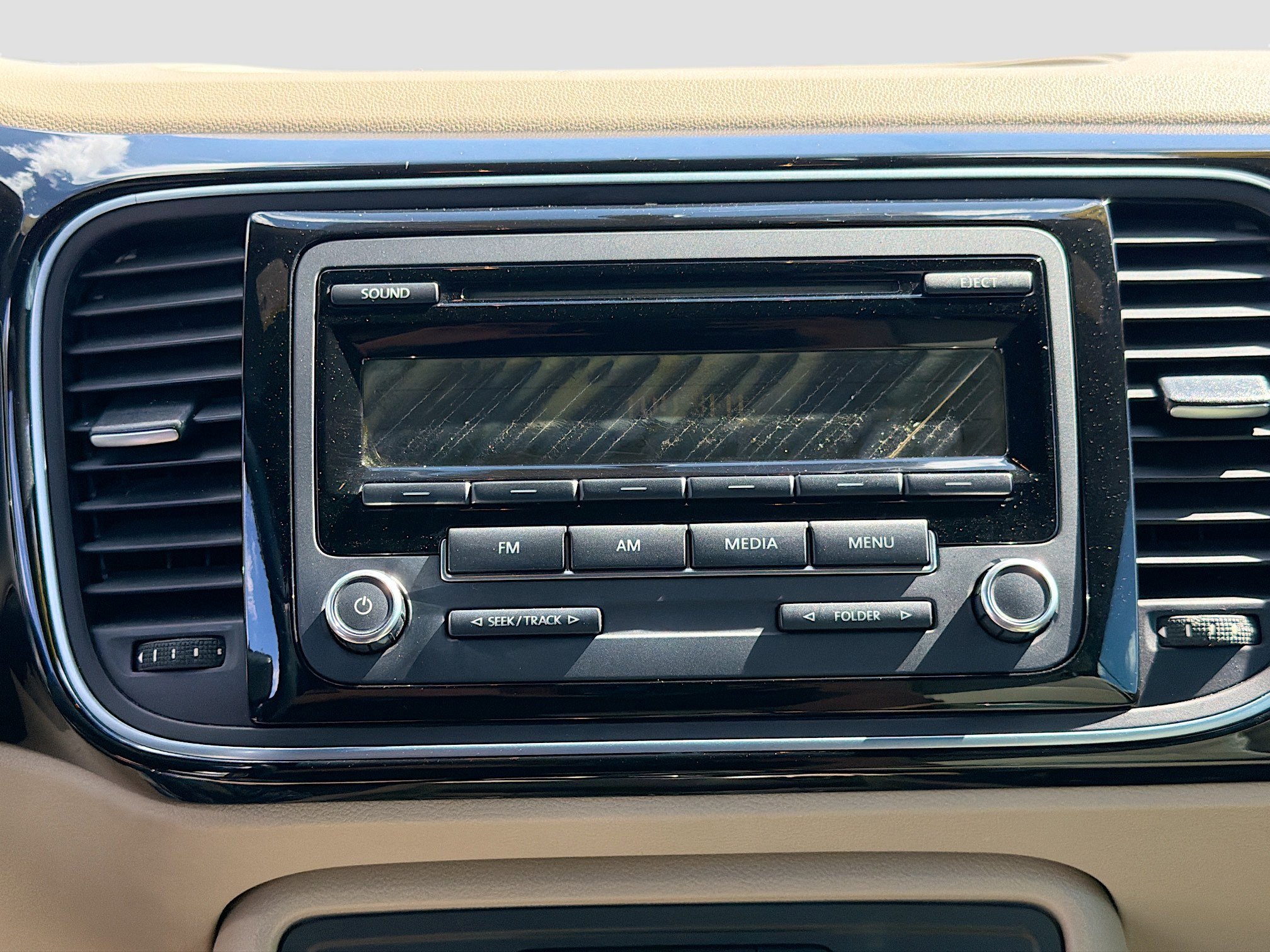 Used 2014 Volkswagen Beetle 2.5 image 24