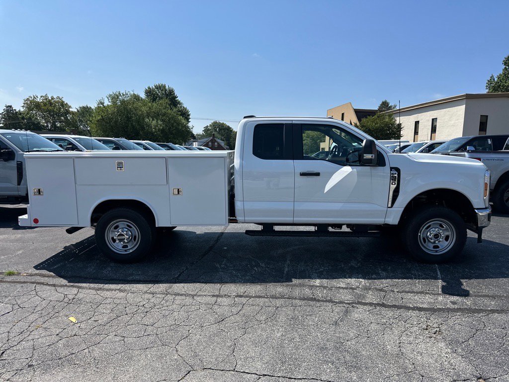New 2025 Ford F350 XL w/ XL Chrome Package image 6