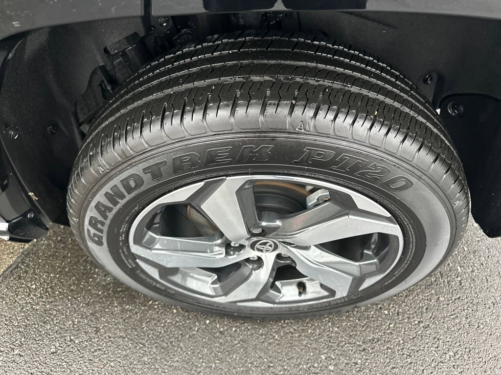 Certified 2025 Toyota RAV4 SE image 27