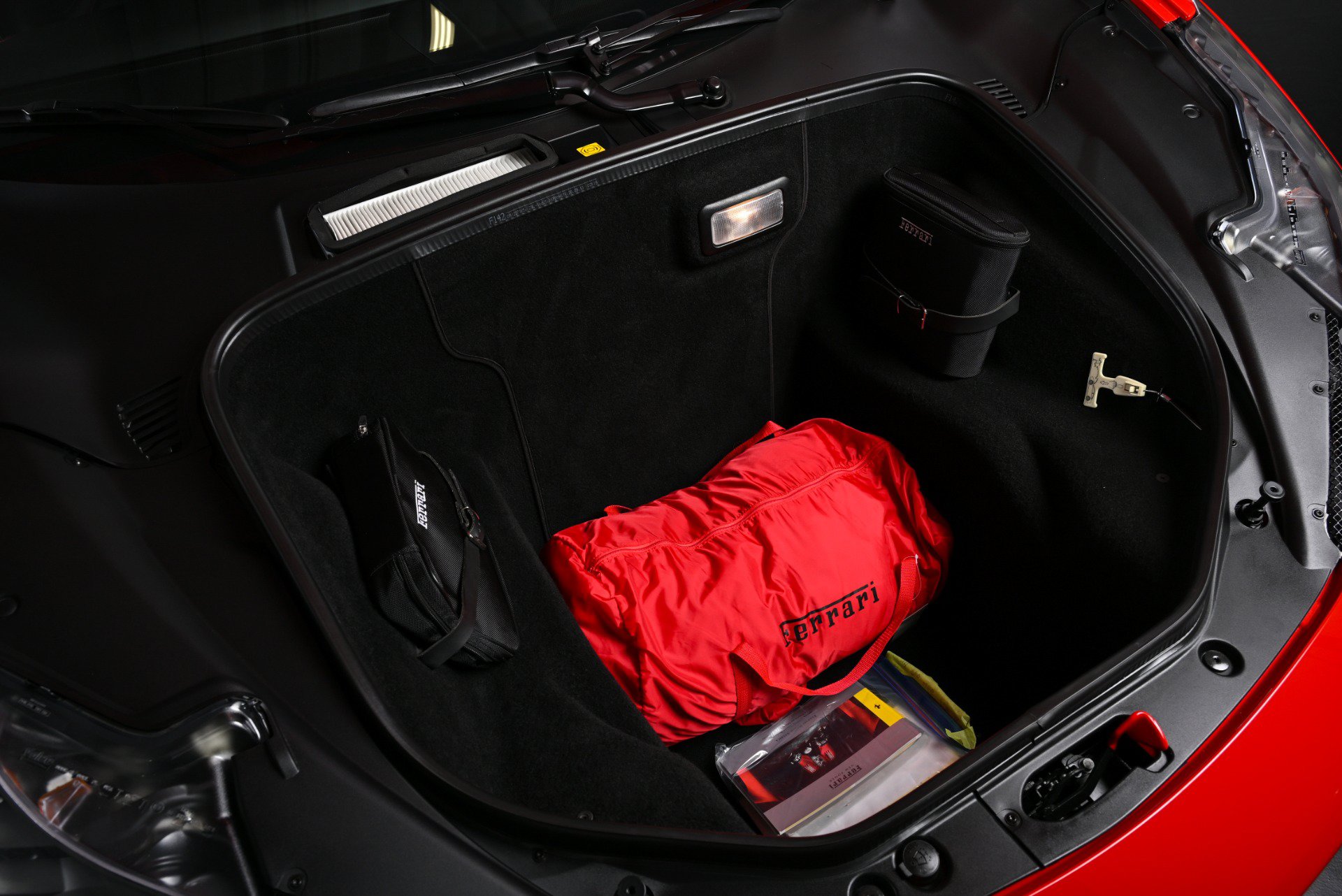 Used 2014 Ferrari 458 Italia Coupe RWD image 21